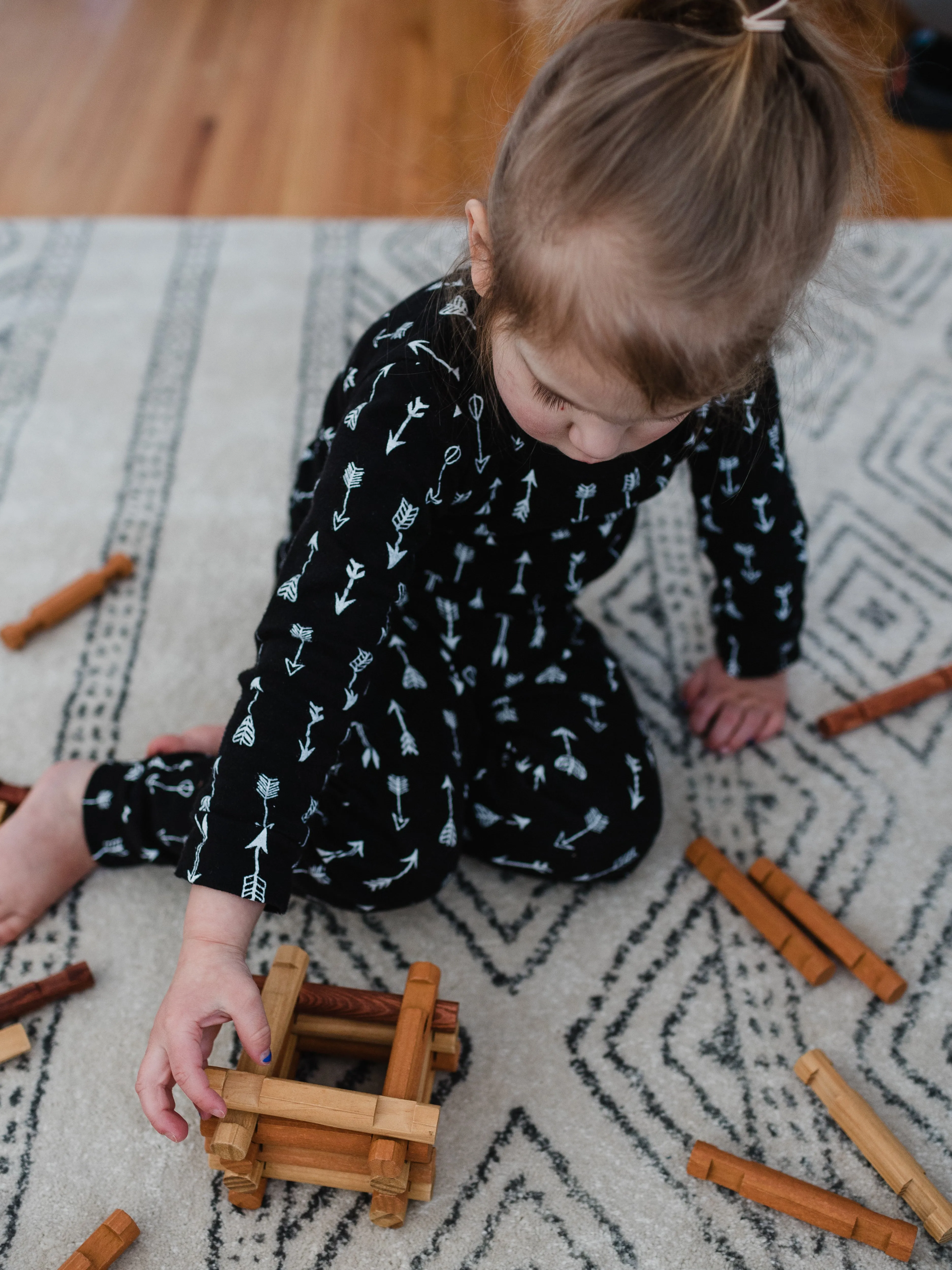 FINAL SALE - Organic Pajama Set -  WHITE ON BLACK ARROWS