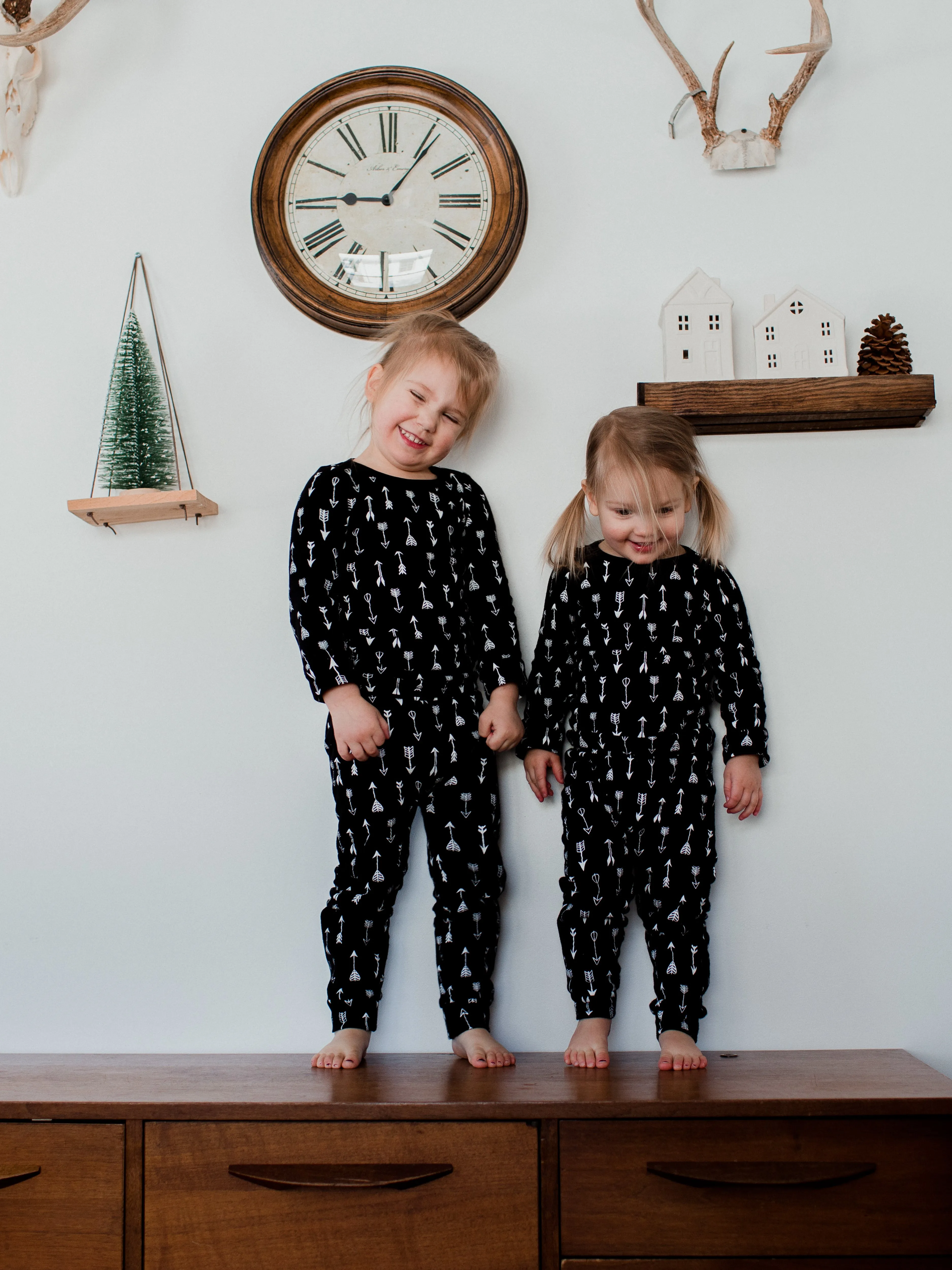 FINAL SALE - Organic Pajama Set -  WHITE ON BLACK ARROWS