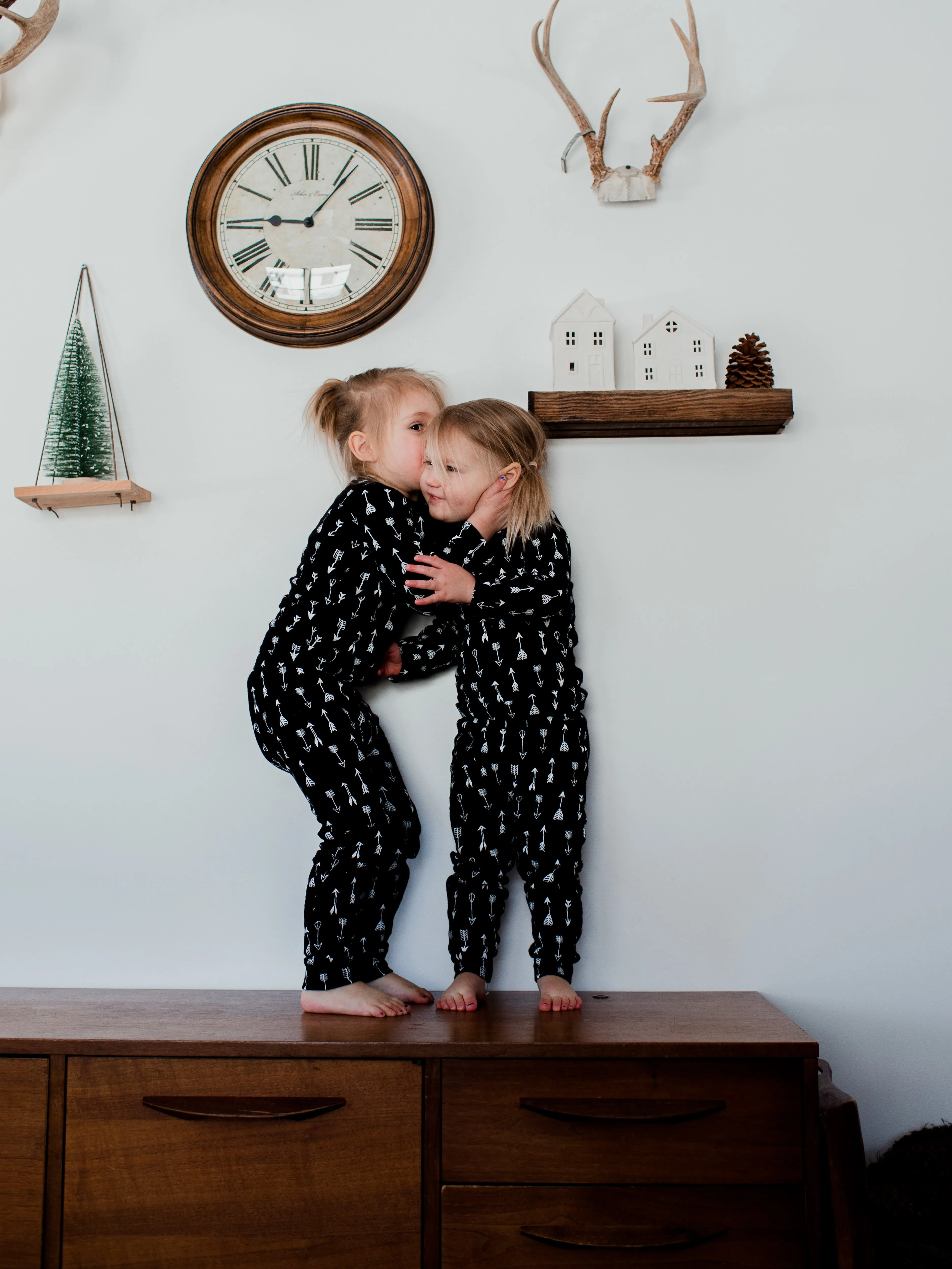 FINAL SALE - Organic Pajama Set -  WHITE ON BLACK ARROWS