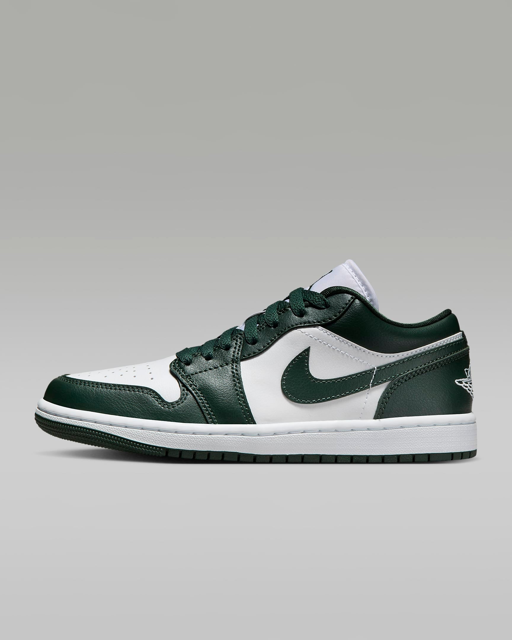 Jordan Retro 1’s Low Galactic Jade (WMNS)