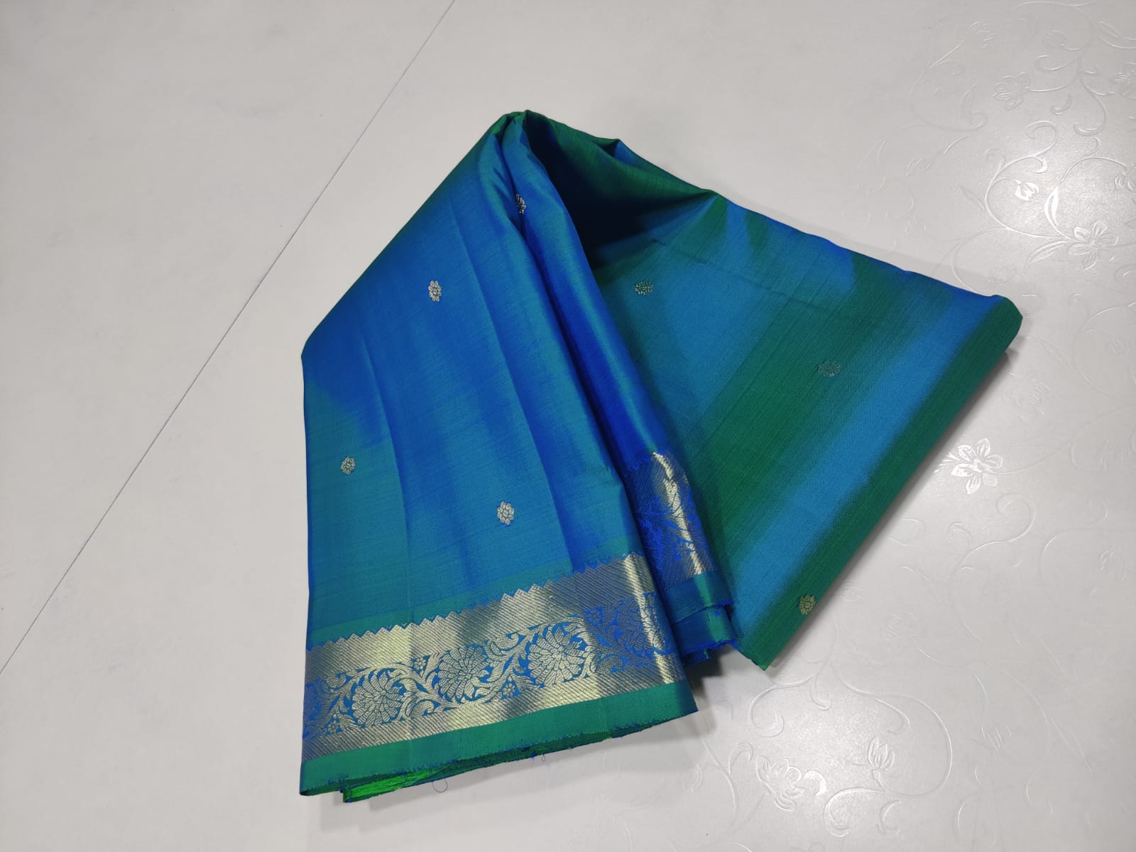 Pure kanchipuram silk sarees handwoven with unique pattern-SRISAI001KS