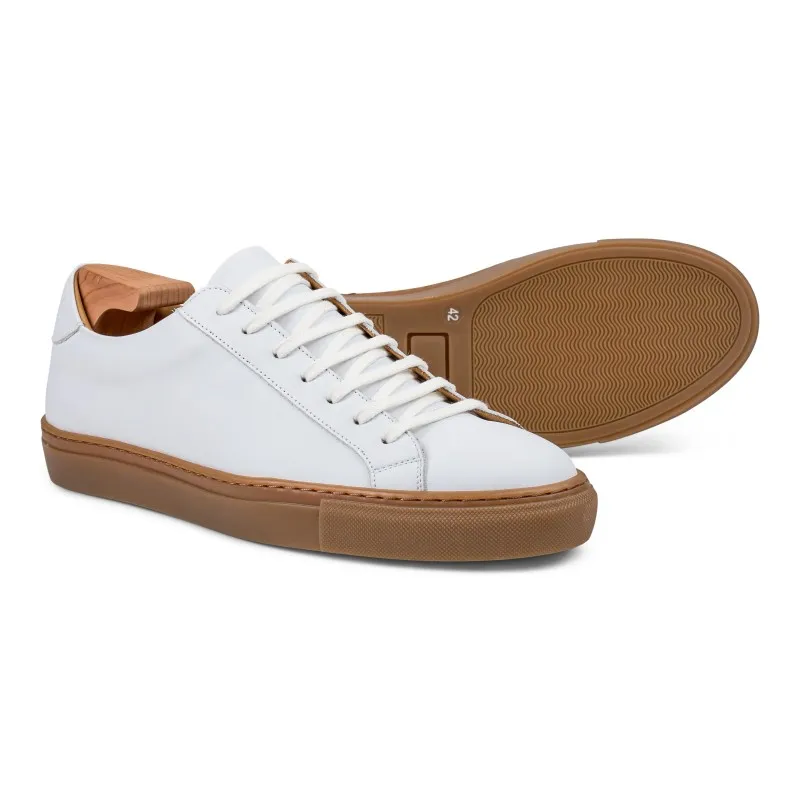 Skolyx Premium sneaker in white leather with gum sole