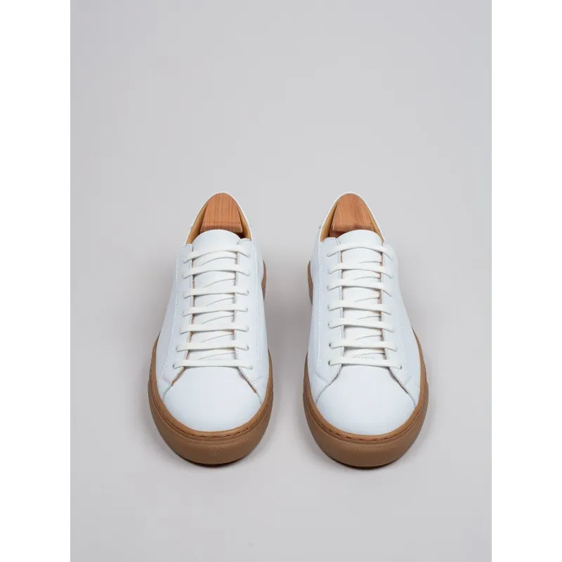 Skolyx Premium sneaker in white leather with gum sole