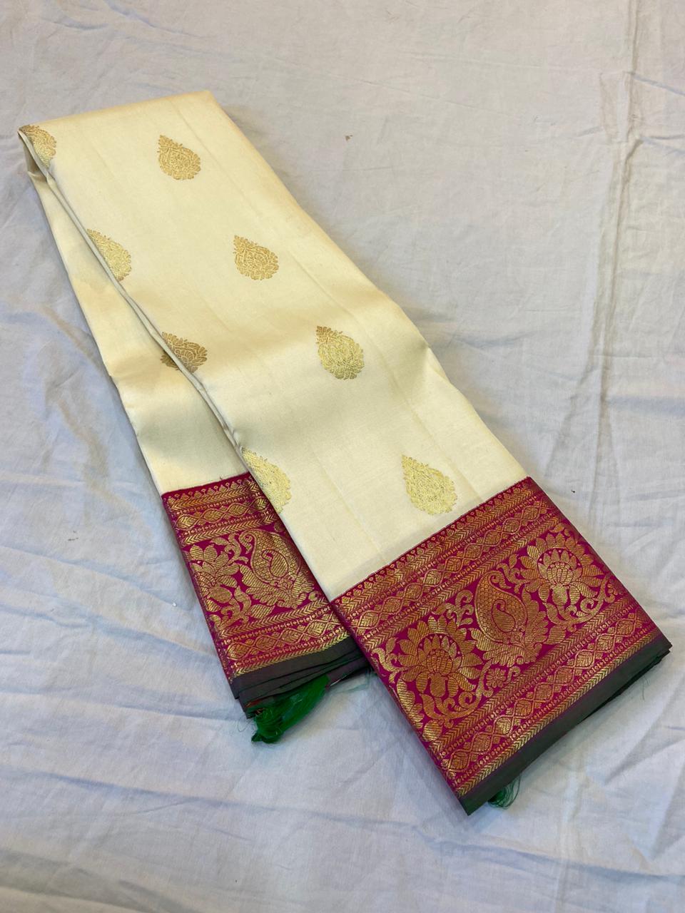 Suhasini , Traditional Korvai 7 inches Vanasagarai Mango shape and Lotus  design Kanchipuram Gatti Petu Gold  Zari Saree -PDS001