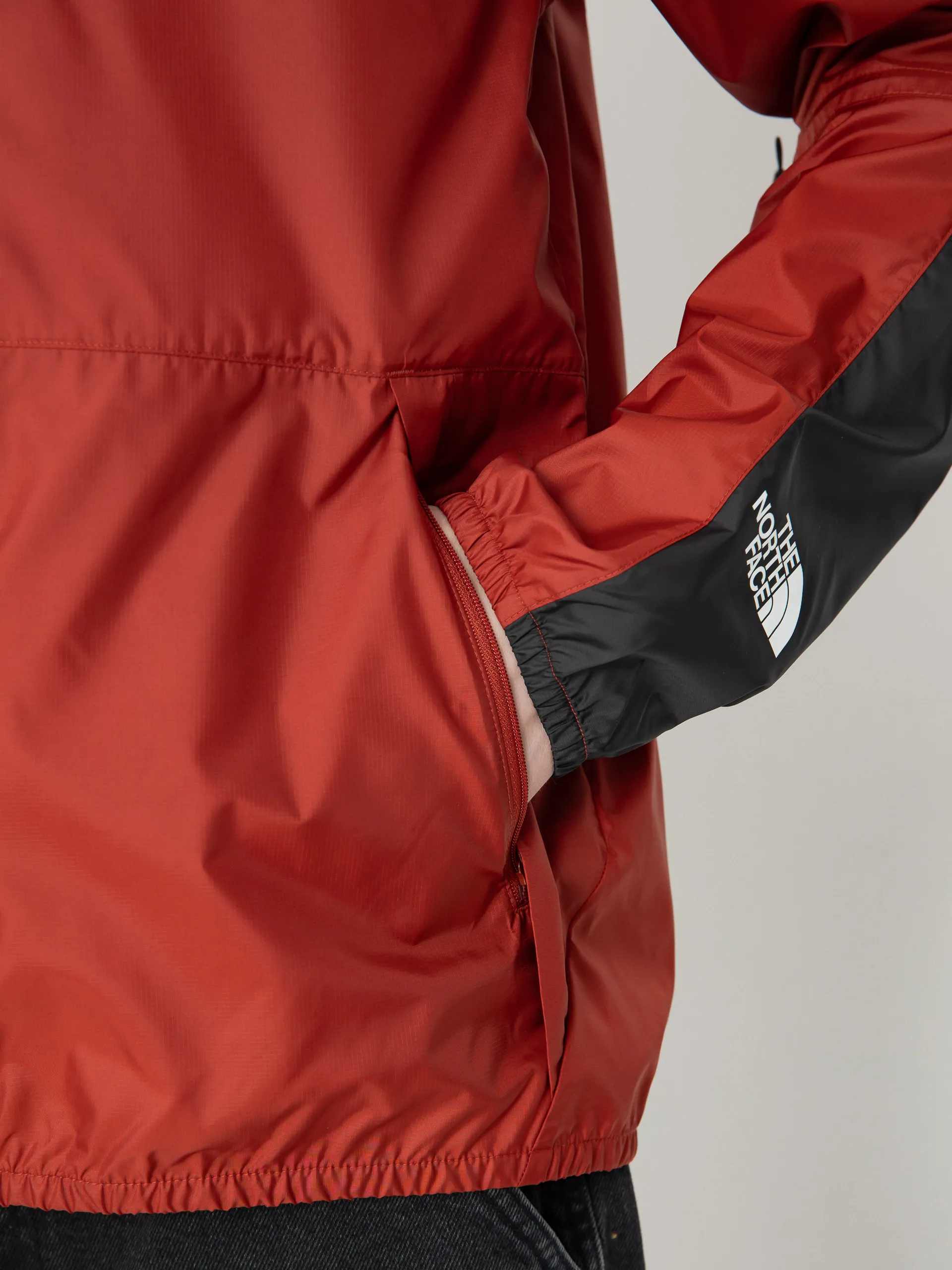 The North Face Seasonal Mountain Jacket (iron red)